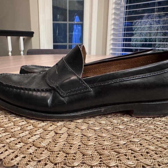 GH Bass & Co black loafers - Picture 2 of 6